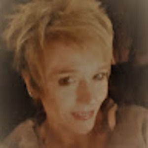 Meet your Posher, Cynthia